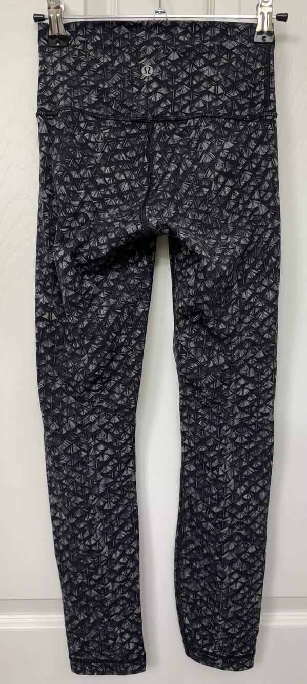 Lululemon Leggings 4 Black Gray Feather Print Wunder Under High Waist